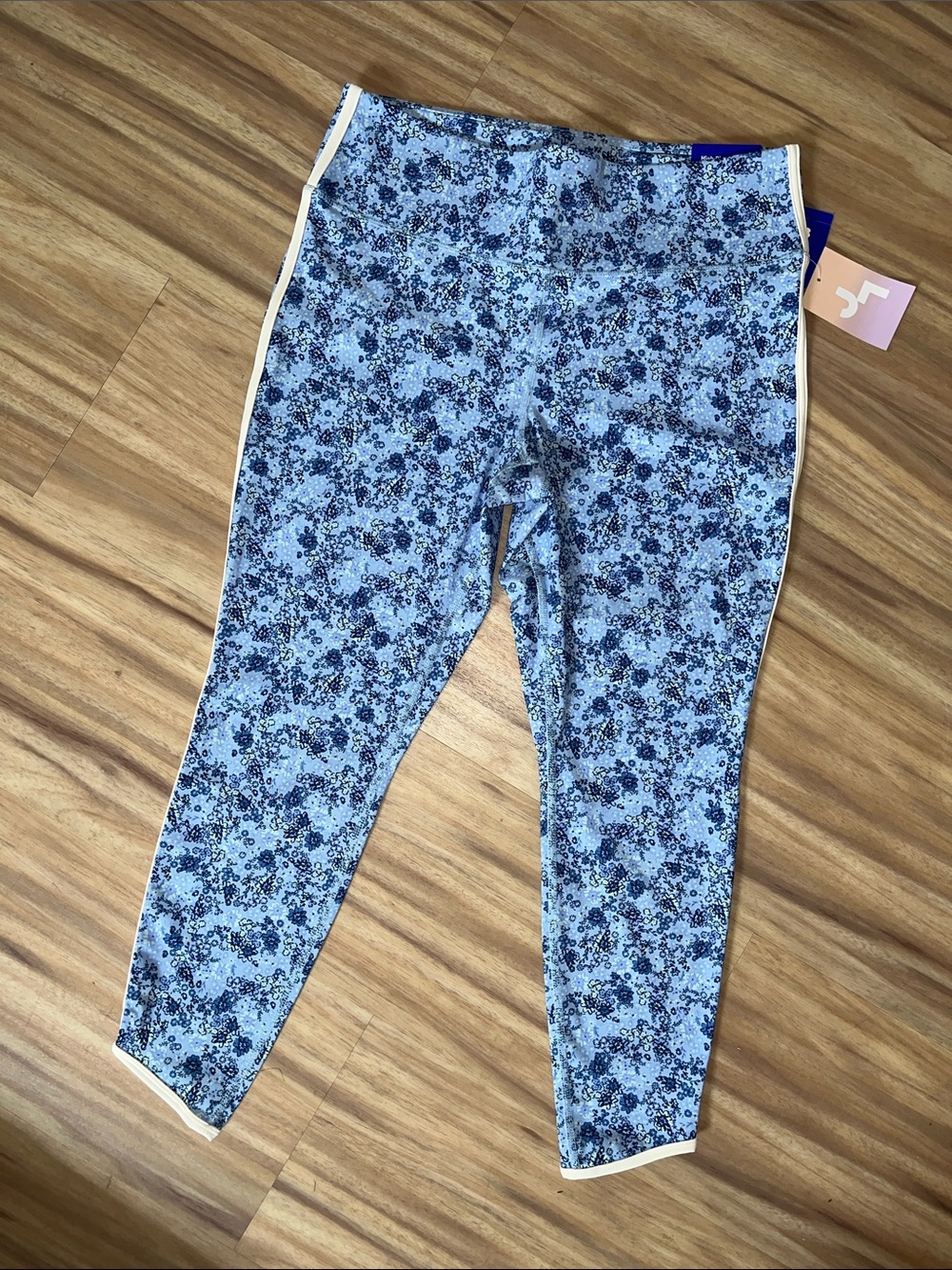 Joylab floral leggings with white trim